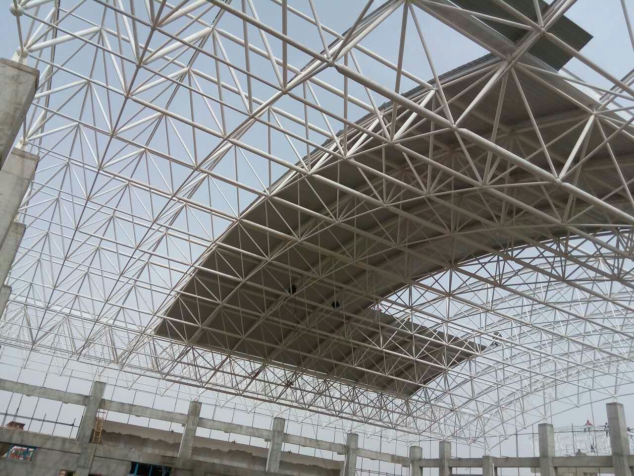 东丽青岛一汽网架
